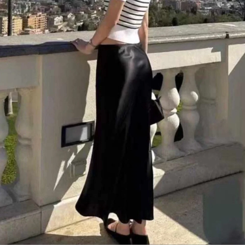 Reformation Layla Silk Skirt Black - Picture 4 of 7
